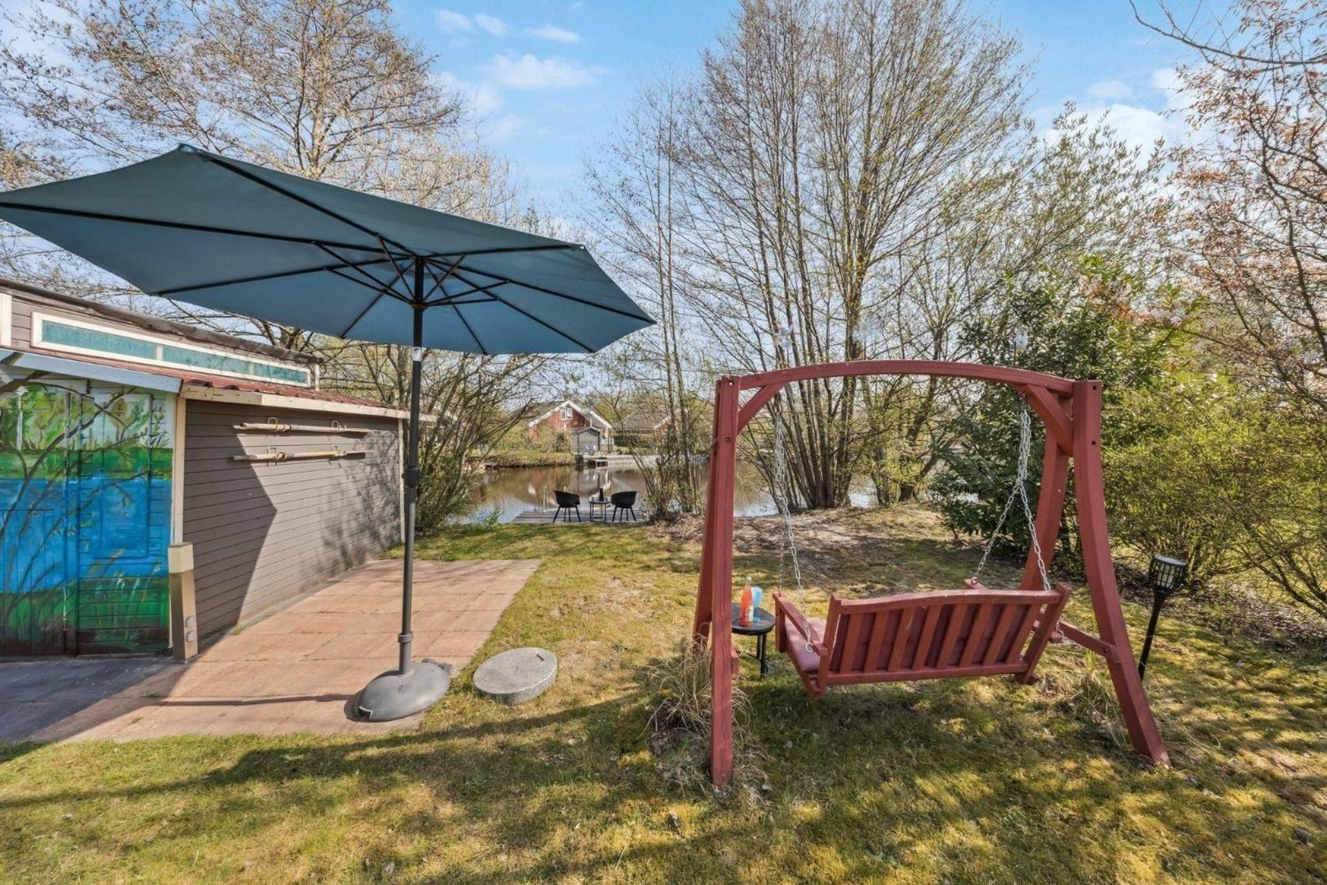 Ferienhaus Am Kleinen See Mit Steg, Garten Und Terrasse Twist Exterior photo